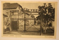 OŚWIĘCIM - AUSCHWITZ. Główna brama obozu "ARBEIT MACHT FREI" PIECZĄTKA 1957