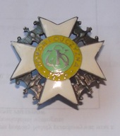 KOPIE TRZECH RÓŻNYCH ODZNAK