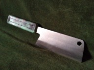 Mały poręczny tasak z czasów PRL-u.