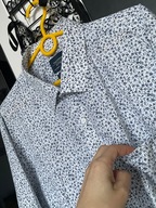 T Koszula Tailoring biała w subtelne niebieskie kwiatki duża 3XL