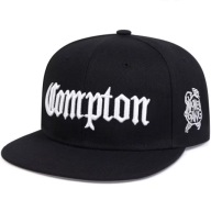 Czapka z daszkiem SNAPBACK „COMPTON” – Streetwear / Hip-Hop – Czarna