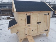 Duży drewniany kurnik dla kur