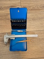 Stara suwmiarka pokretlo do gwintownikow punktak metalowe pudelko wiertla