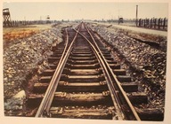 OŚWIĘCIM BRZEZINKA BIRKENAU. Rampa na której selekcjonowano transport ludzi