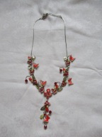 NASZYJNIK METALOWY KWIATY MOTYLE