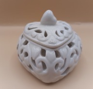 Serduszko - serce - ażurowa porcelanowa szkatułka - bardzo ładna