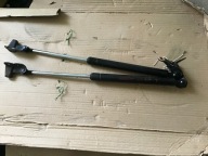 SIŁOWNIKI TOYOTY BAGAŻNIK.