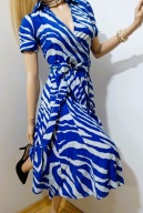 T.Y.K BAWEŁNIANA SUKIENKA O DŁUGOŚCI MIDI ZA KOLANO DEKOLT KOPERTOWY S