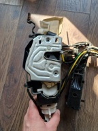 Zamek dociąganie LEWY PRZÓD MERCEDES W220