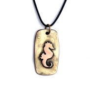 Konik morski - wisiorek z mosiądzu i miedzi. Ręczna praca.