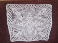 Biała , śliczna serweta z bawełnianych nici - 44cm x 44cm - bdb !
