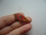 PIN PRZYPINKA BROSZKA PIÓRO PIÓRKO