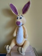Królik maskotka z Kubuś Puchatek amigurumi