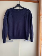 36 S Atmosphere wełniany granatowy sweter haft na ramionach