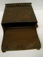 Stary miedziany ogrzewacz grzejnik