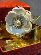 STARA EFEKTOWNA BROSZKA Z PERŁĄ