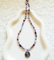 Naszyjnik z Koralików Szklanych zawieszka delfin OlczykJewellery