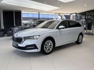 Skoda Octavia Ambition Kamera cofania CarPlayAndroid Auto LED 2.0