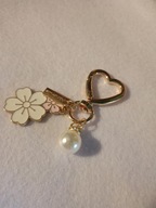 Śliczny breloczek do torebki lub kluczy z kwiatem wiśni