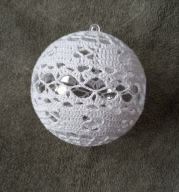 BOMBKA SZYDEŁKOWA RĘCZNIE ROBIONA BIAŁA RĘKODZIEŁO