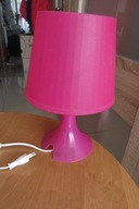 LAMPKA KLOSZEM NA BIURKO