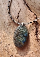 Naszyjnik zawieszka labradoryt rzeźbiony kamienie srebro okazja