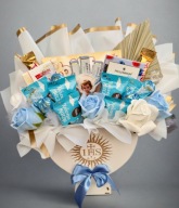 KIELICH KOMUNIJNY ZE SŁODYCZAMI I KWIATAMI MYDLANYMI DLA CHŁOPCA