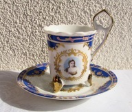 Finezyjna filiżanka z portretem do espresso / mokki na nóżkach wysokie ucho