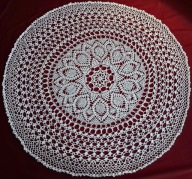 Obrus nowy szydełkowy ażurowy średnica 135 cm