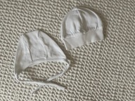 Komplet czapeczek niemowlęcych biała czapka 0+