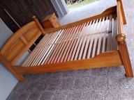 Piękne lite dębowe łóżko z szafką