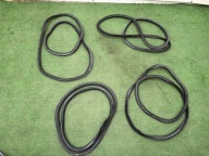 SKODA OCTAVIA IV 2019R USZCZELKA KAROSERYJNA KOMBI 5E3867365 5E7867367