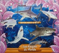 T.0406B BLOCZEK FAUNA RYBY DRAPIEŻNE REKINY ŚWIATA