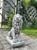 Figura Betonowa Lwa, LEW NA PODSTAWIE PRAWY dekoracja ogrodowa 36cm 11kg
