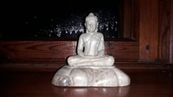 Budda Śakjamuni - figurka z kamienia