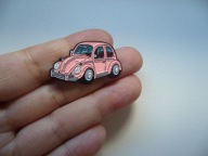 PIN PRZYPINKA BROSZKA SAMOCHÓD GARBUS