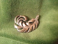 Stara broszka - bardzo ładna 4 cm.x 3,2 cm.