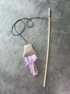 WĘDKA DLA KOTA ZABAWKA WALERIANA KIJ 50 CM fiolet