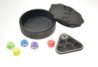 KOŚCI GONGGI GONGI CONGGI GRA SQUID GAME PODSTAWKA ETUI PUDEŁKO ZAMYKANE