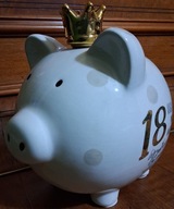 MAJESTATYCZNA KORONOWANA ŚWINKA KSIĘŻNICZKA KRÓLOWA SKARBONKA - 18 URODZINY