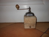 STARY MŁYNEK DREWNIANY