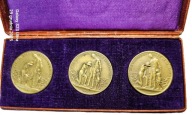 Zestaw 3 Medali: Hiperinflacja w Niemczech 1923, "Głodowe Talary" w Etui