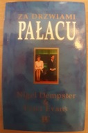 Za drzwiami pałacu Nigel Dempster & Peter Evans