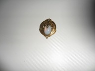 stara broszka pozlacana w stylu secesji