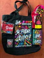 20. Zestaw nr 1 Kalendarzyk, breloczek, skarpetki, chusta i torba WOŚP