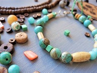 ETNO bransoletka niebieski miętowy turkus jadeit drewno BlackberriesArts