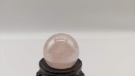 Kolekcjonerska mała kula Kwarc Aura różowa 26 mm Chiny