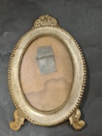 Przedwojenna owalna ramka portretowa / medalion, ok. 1900 r. [103]