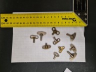 Różne kluczyki do budzików [142]