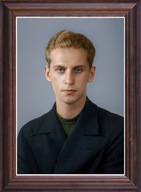 Obraz Krzysztof Kamil Baczyński portret z podpisem w drewnianej ramie szkło